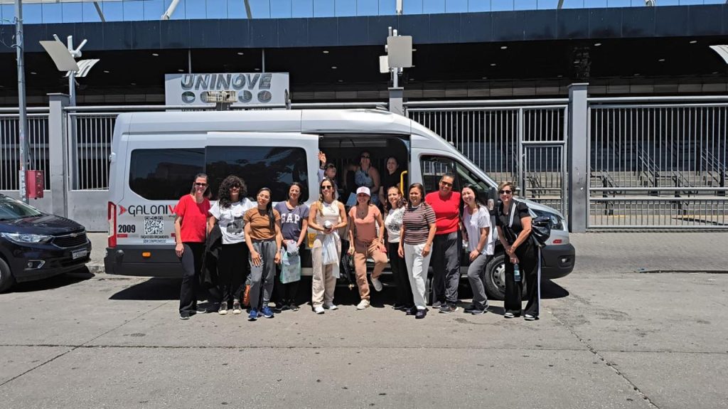 aluguel de van Ford Transit Executiva com motorista para transportar sua equipe, clientes ou grupo com conforto e segurança