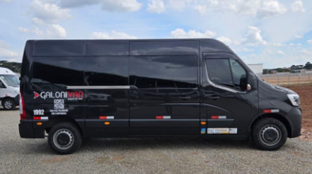 alugar van Renault Master 15 lugares