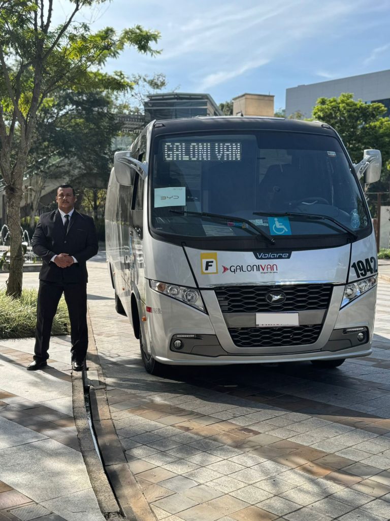 Transporte Executivo para Grupos de Até 30 Pessoas