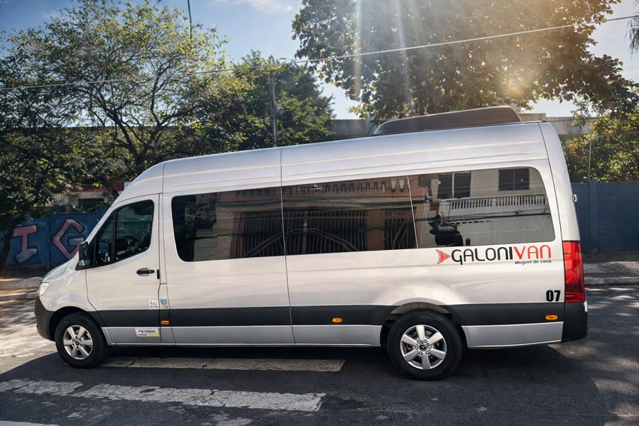 Vans Sprinter 18 lugares
Mercedez Benz. para alugar