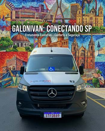Foto da van da Galoni em frente a um mural com pontos turisticos de São Paulo